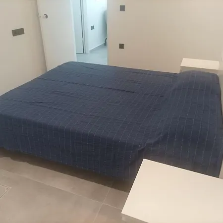 Lemon Tree 1 * Páros