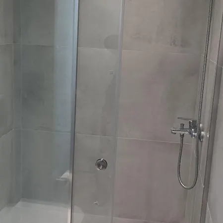 Lemon Tree 1 * Páros