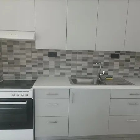 Lemon Tree 1 * Páros